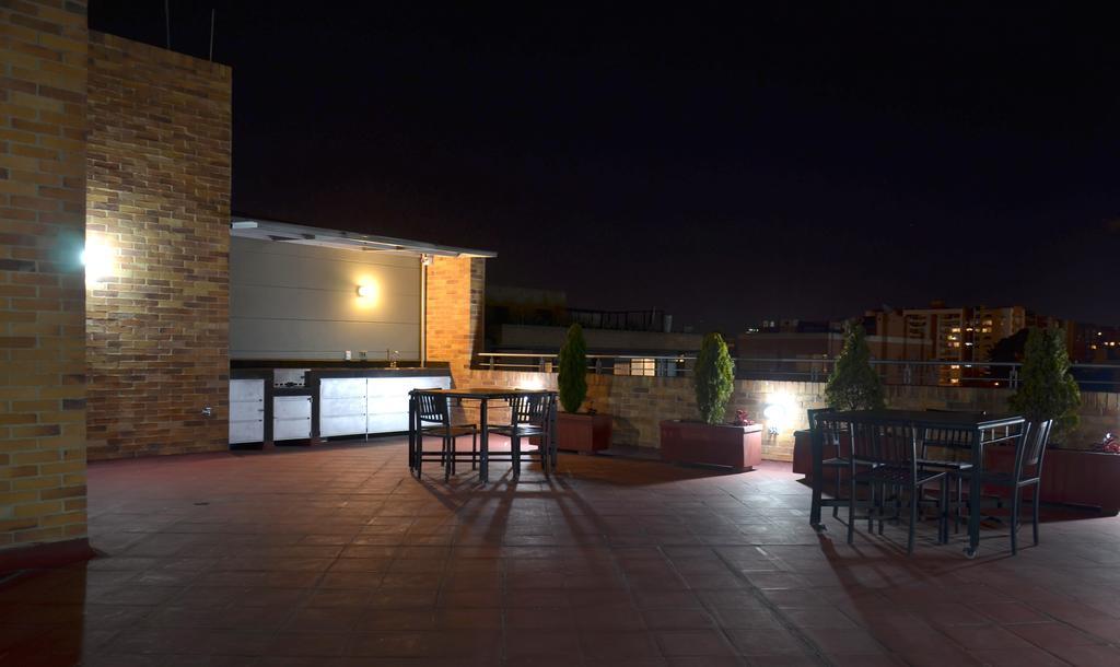 122 Plaza Apartahotel Богота Екстериор снимка